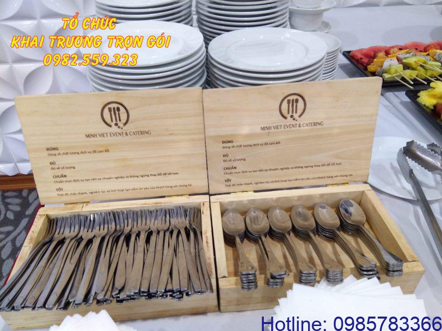 Bộ dụng cụ ăn uống tiệc